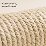 Corde de sisal enroulée serré sur le poteau, détail de matière