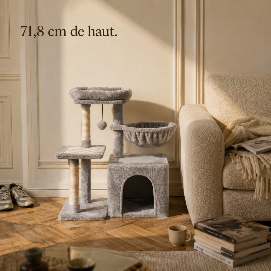 Arbre à chat compact de 71,8 cm posé au sol du salon