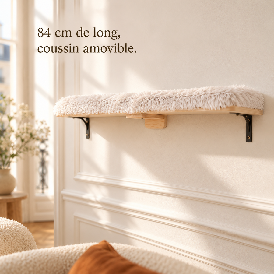 Grande plateforme de 84 cm en bois clair et son coussin en peluche écrue