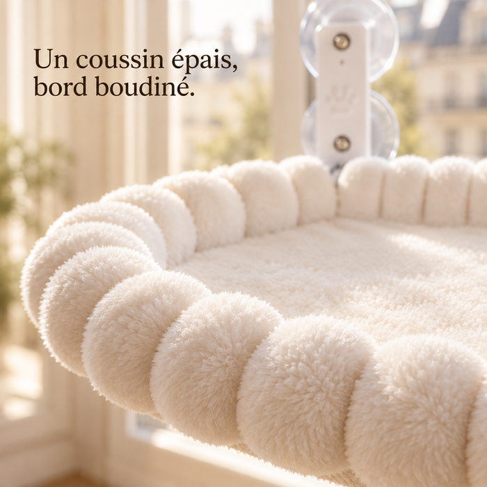 Bord boudiné crème du hamac de fenêtre, vu de près